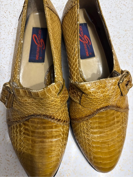 Giorgio Brutini Other - Giorgio Brutini Men's Textured Mustard Yellow Slip-On Snake Skin Loafers